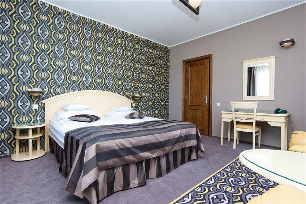 Hotel Onix Cluj-Napoca Buitenkant foto