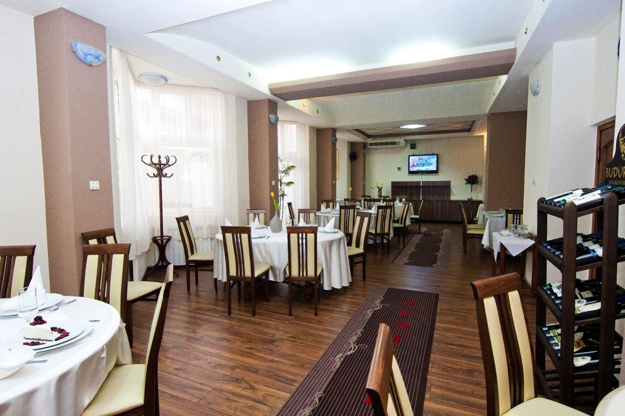 Hotel Onix Cluj-Napoca Buitenkant foto