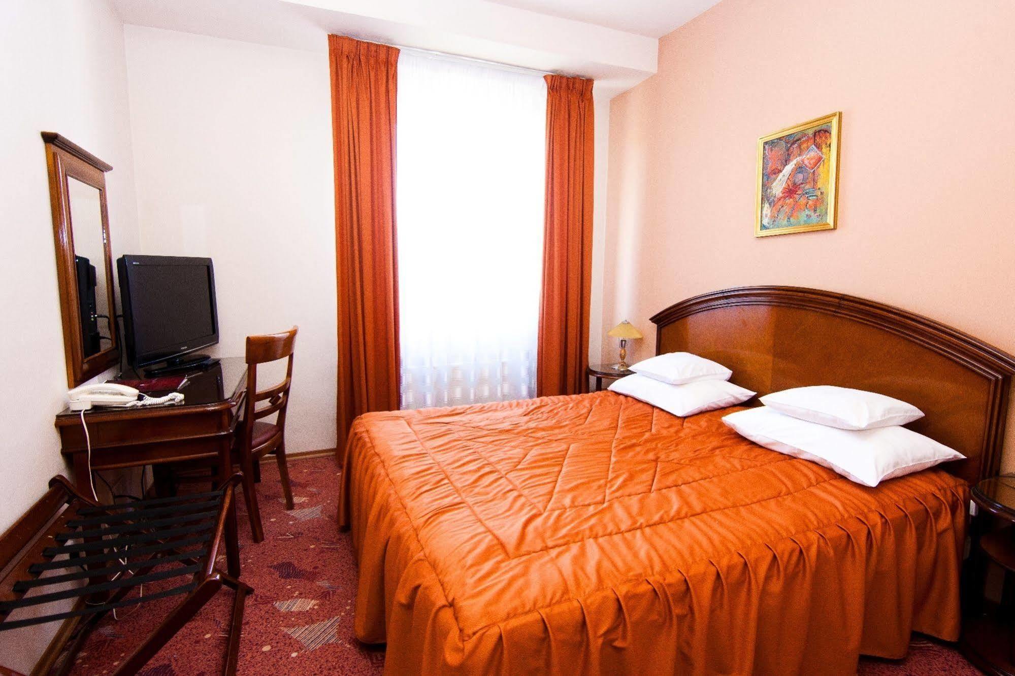 Hotel Onix Cluj-Napoca Buitenkant foto