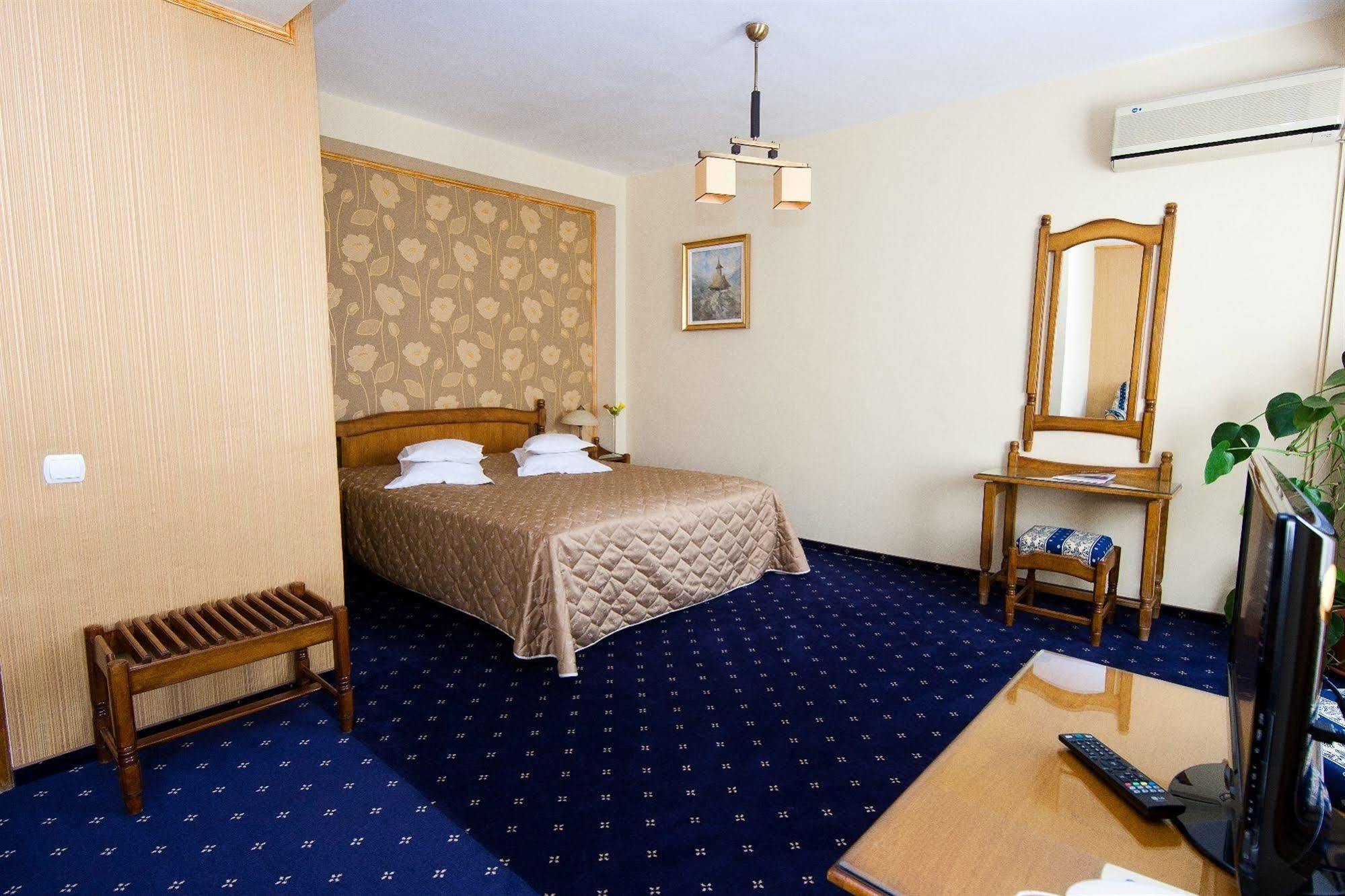 Hotel Onix Cluj-Napoca Buitenkant foto
