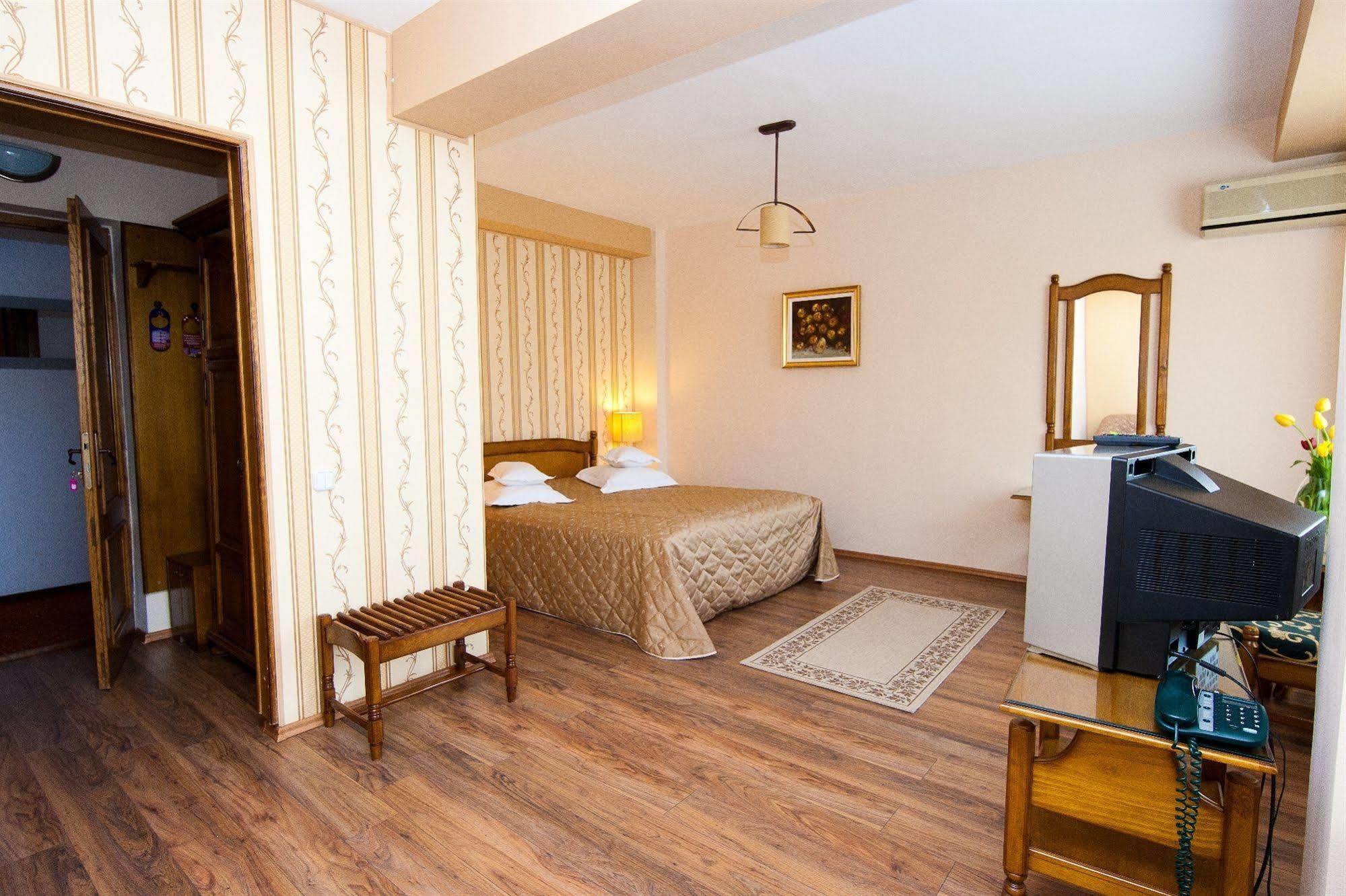 Hotel Onix Cluj-Napoca Buitenkant foto