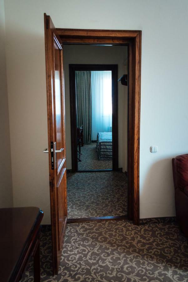 Hotel Onix Cluj-Napoca Buitenkant foto