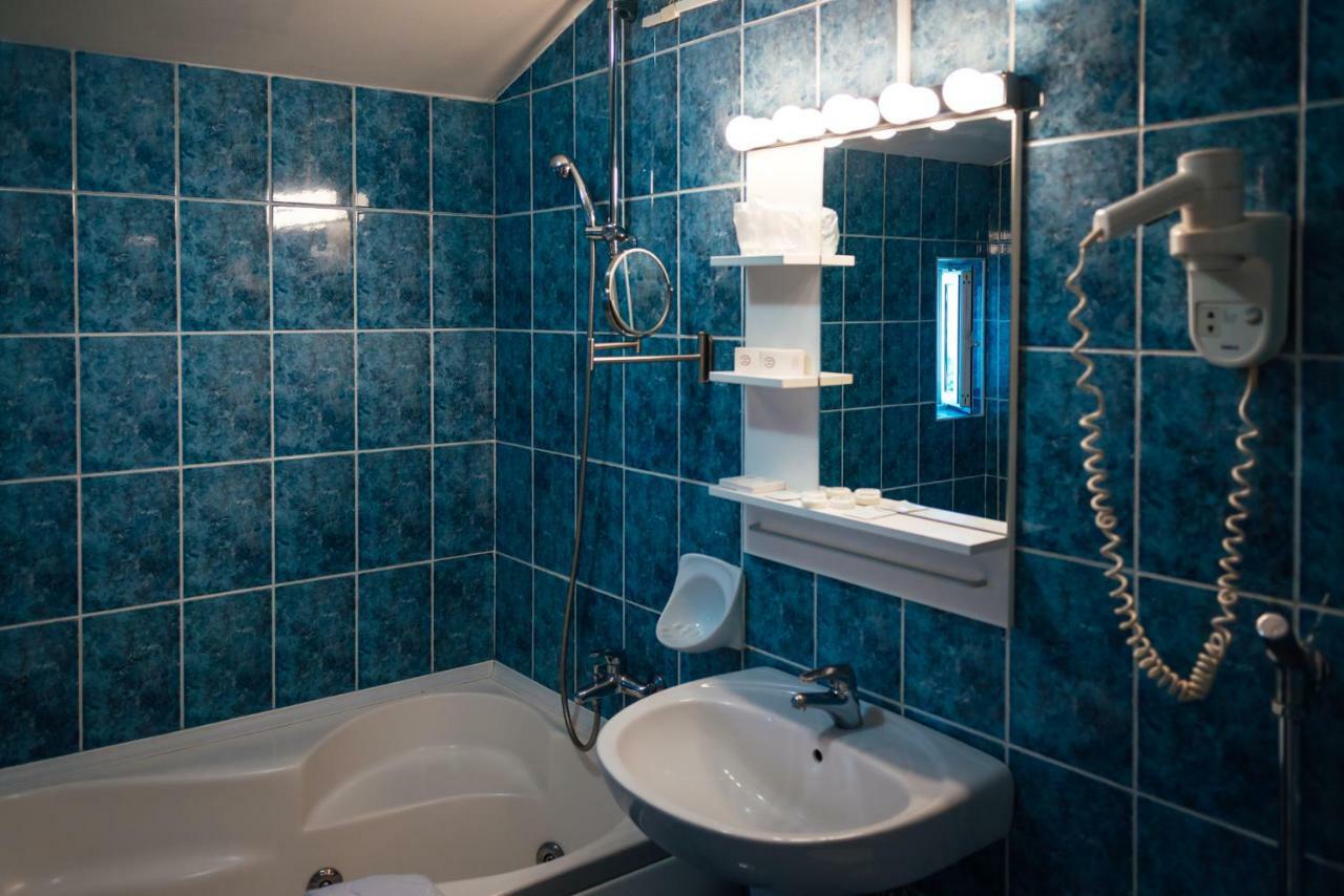 Hotel Onix Cluj-Napoca Buitenkant foto