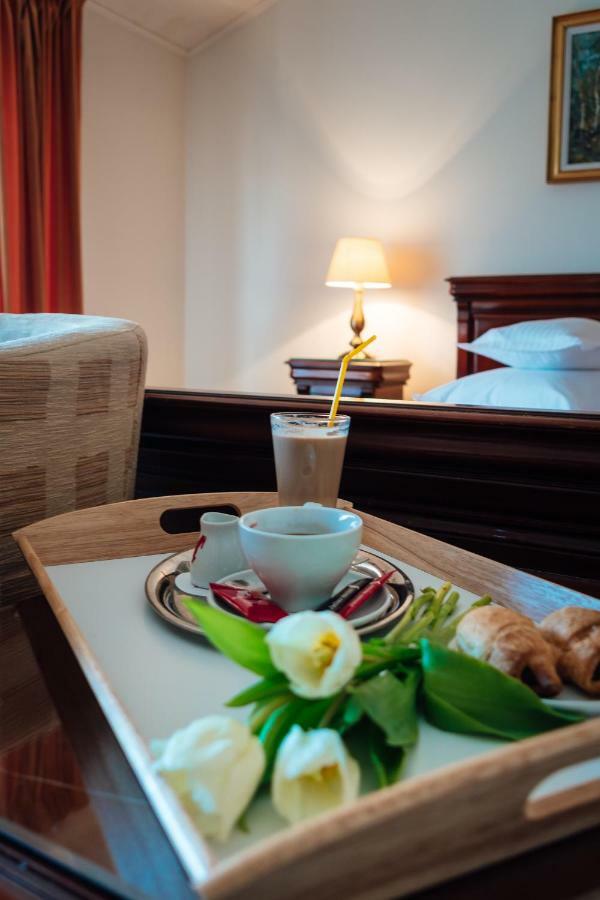 Hotel Onix Cluj-Napoca Buitenkant foto