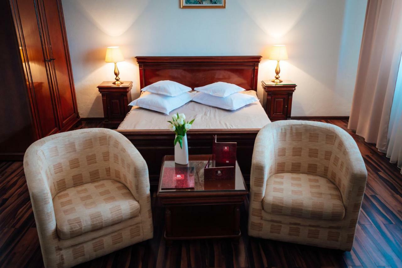 Hotel Onix Cluj-Napoca Buitenkant foto