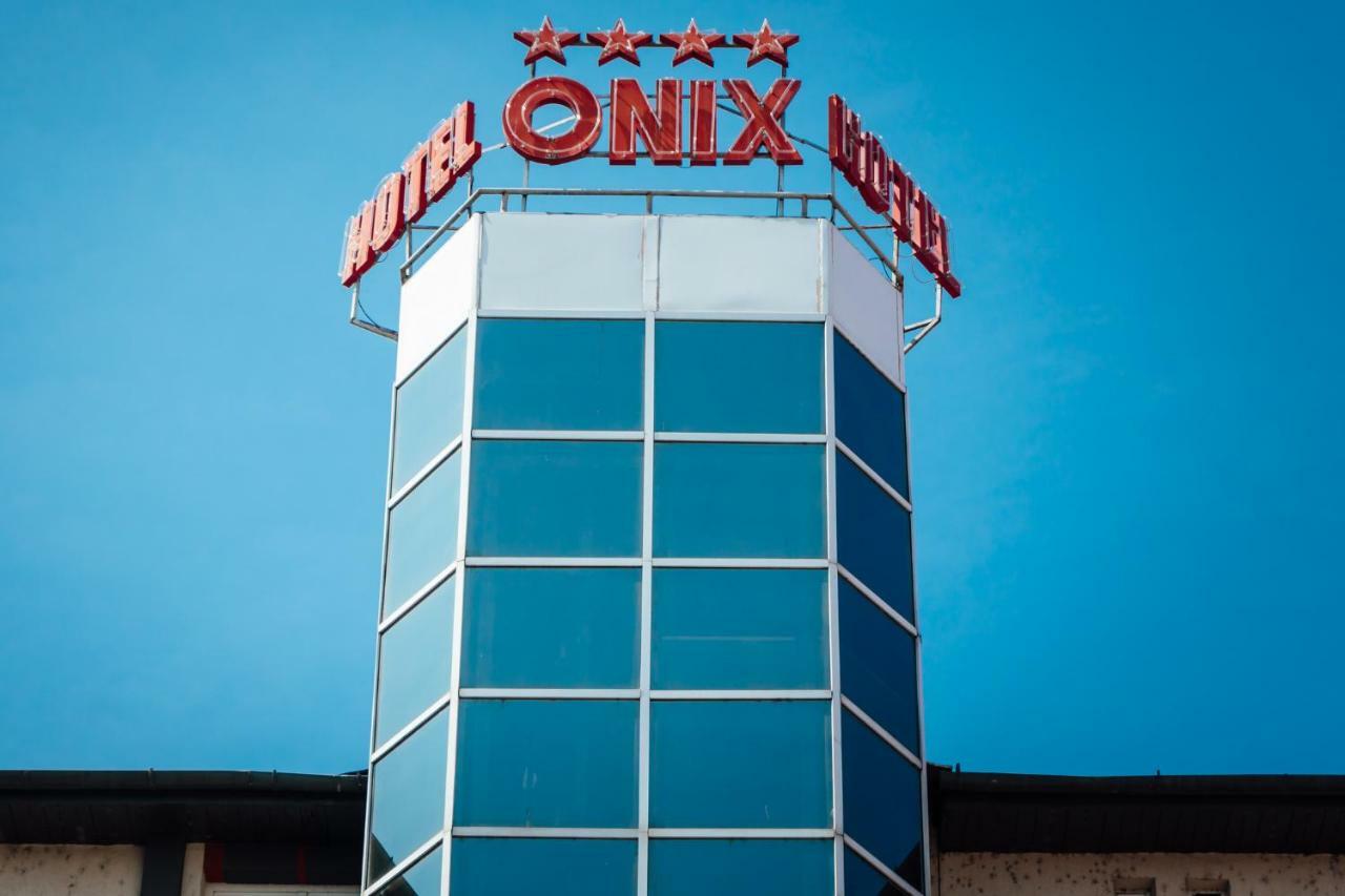 Hotel Onix Cluj-Napoca Buitenkant foto